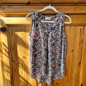 Everleigh Sleeveless Top V Neck Flower Ruffle Detail Lightweight Women Small
